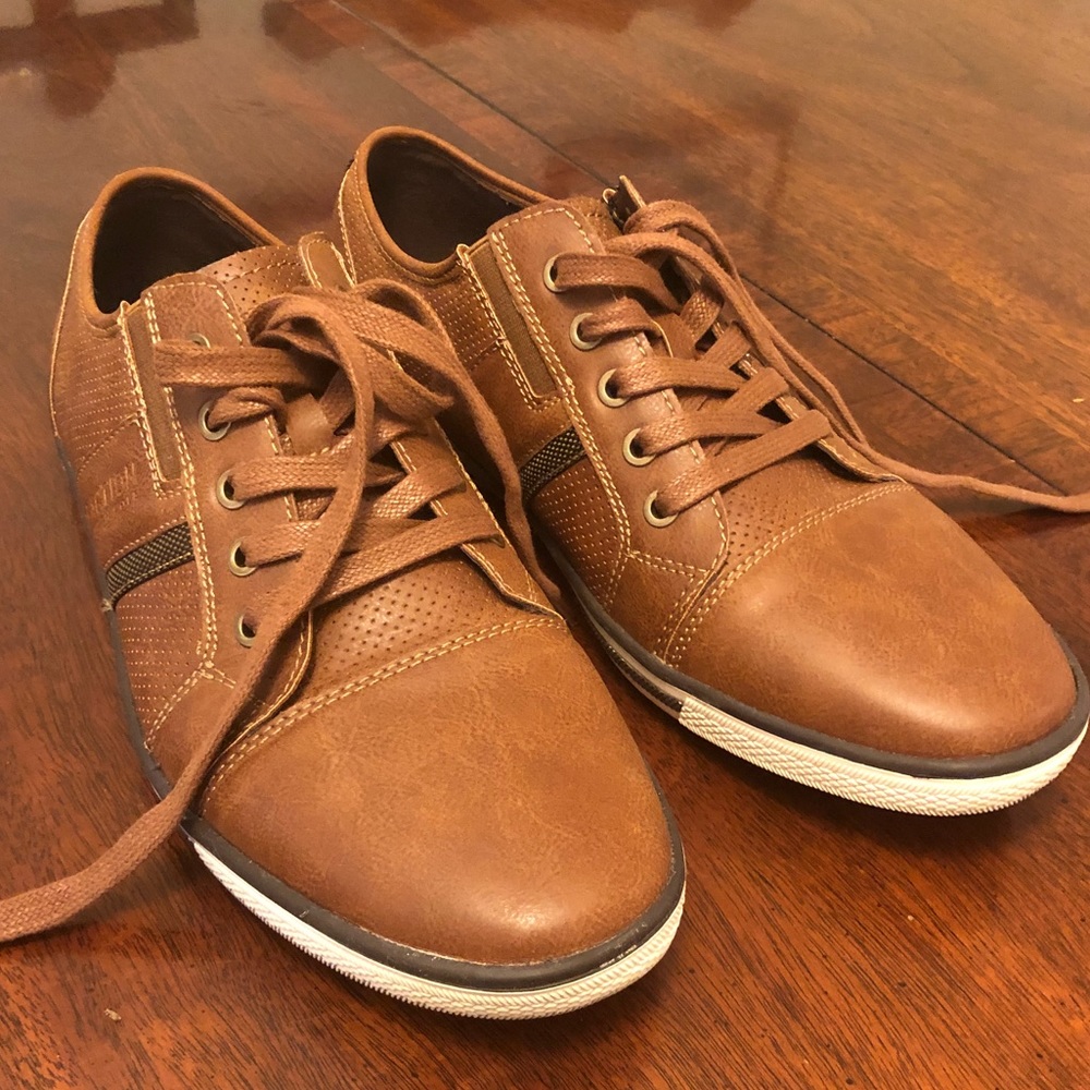 Kenneth Cole Reaction Leather Sneaker Size 10.5